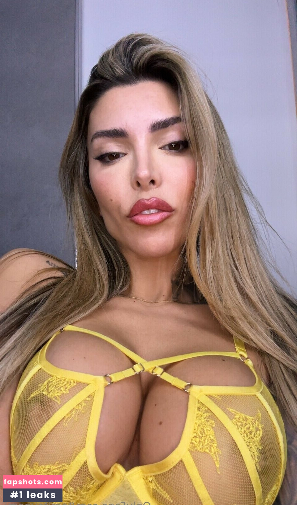 TamiTsunami gallery photo #5