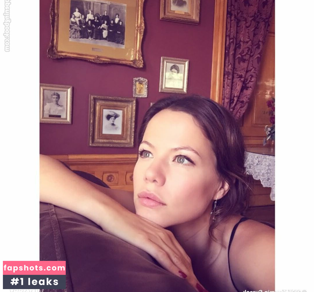 Tammin Sursok gallery photo #9