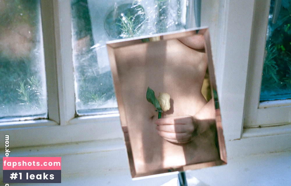 Tan Smith gallery photo #12