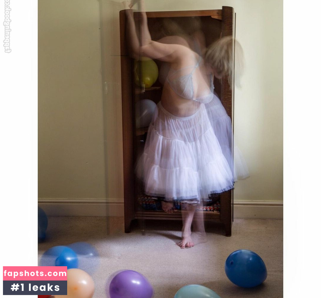 Tan Smith gallery photo #21