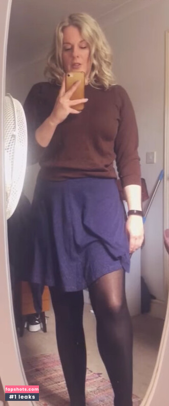 Tan Smith gallery photo #4