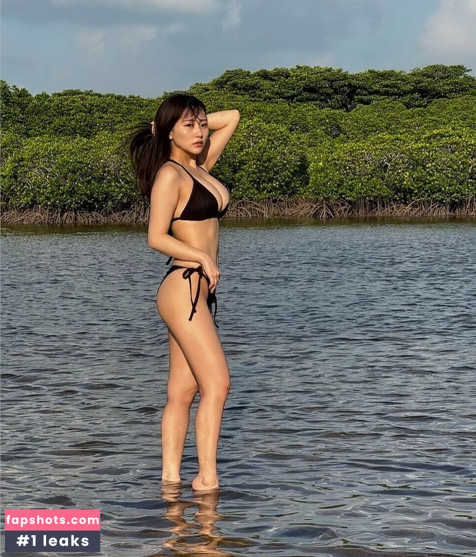 Tanaka Miku gallery photo #24