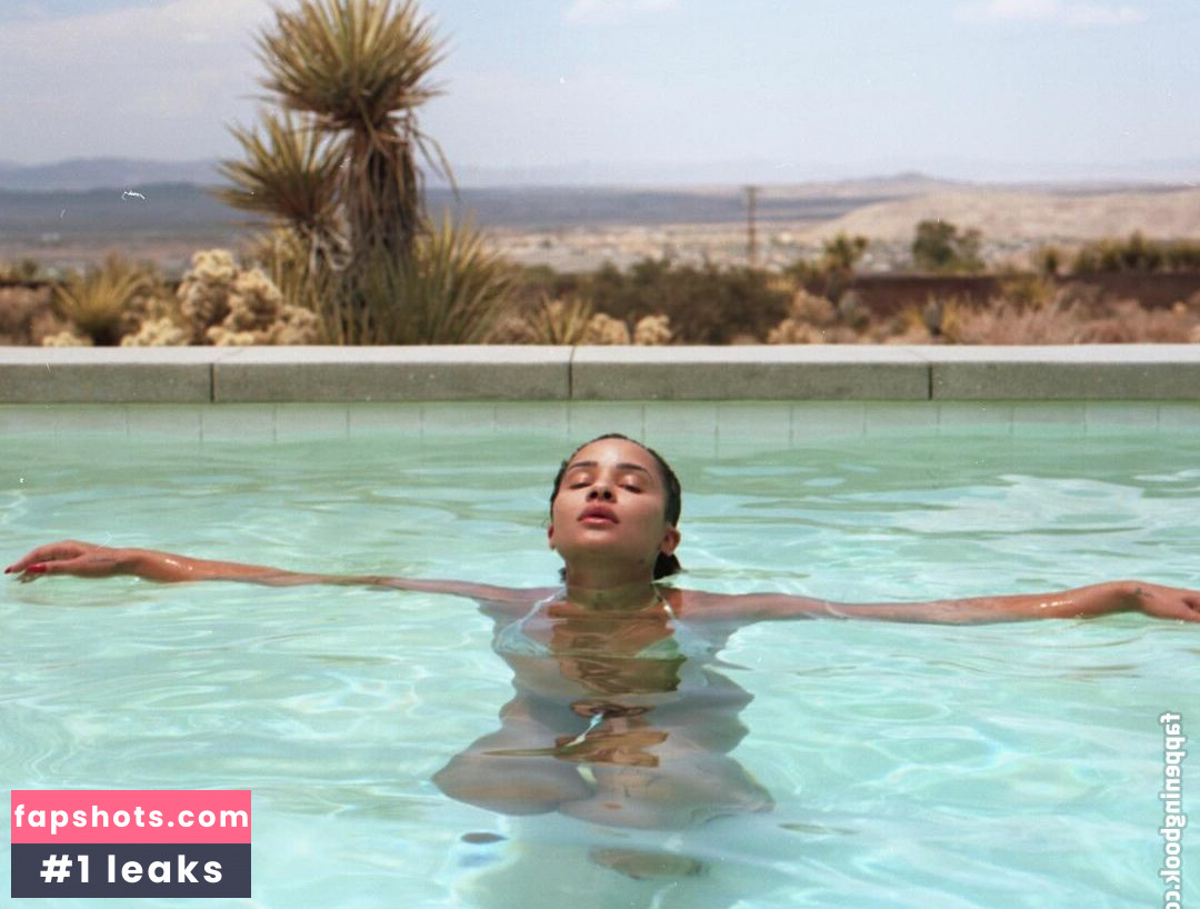 Tanaya Henry gallery photo #13