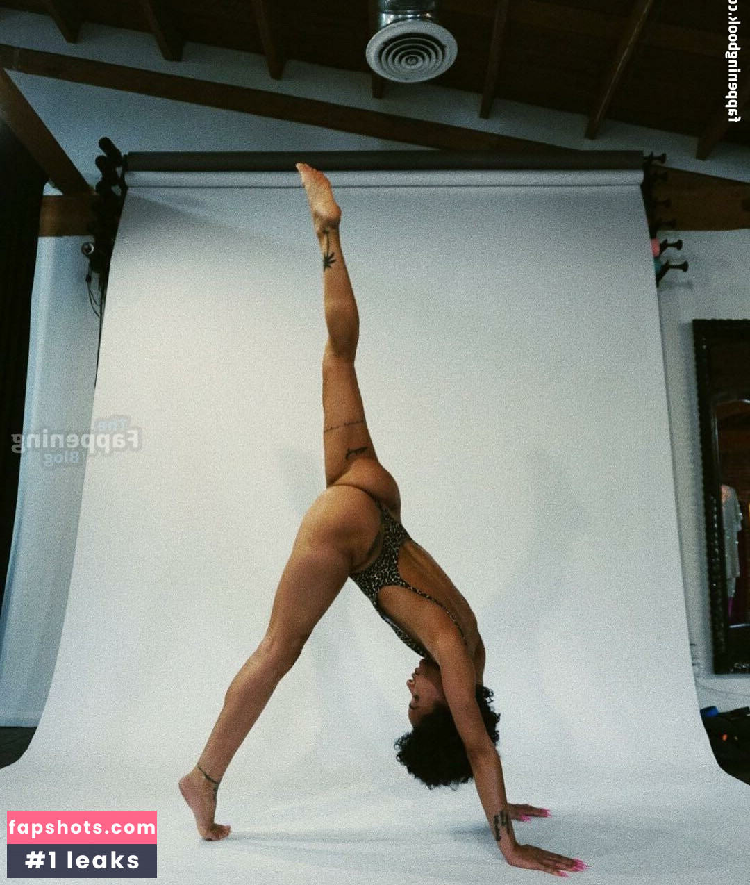 Tanaya Henry gallery photo #27