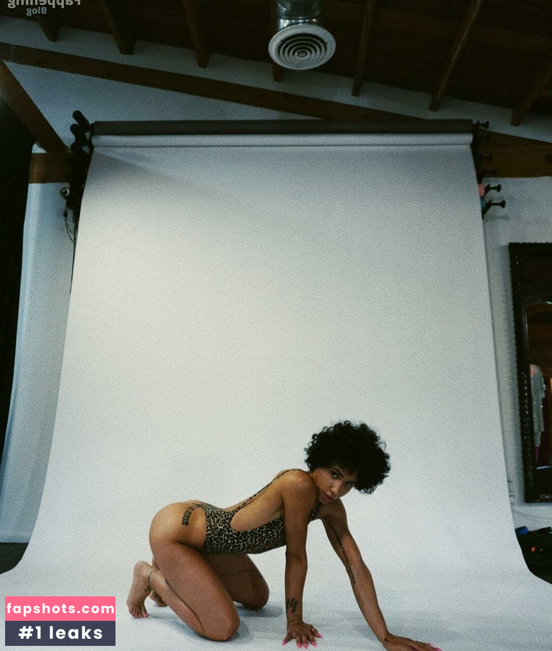 Tanaya Henry gallery photo #30