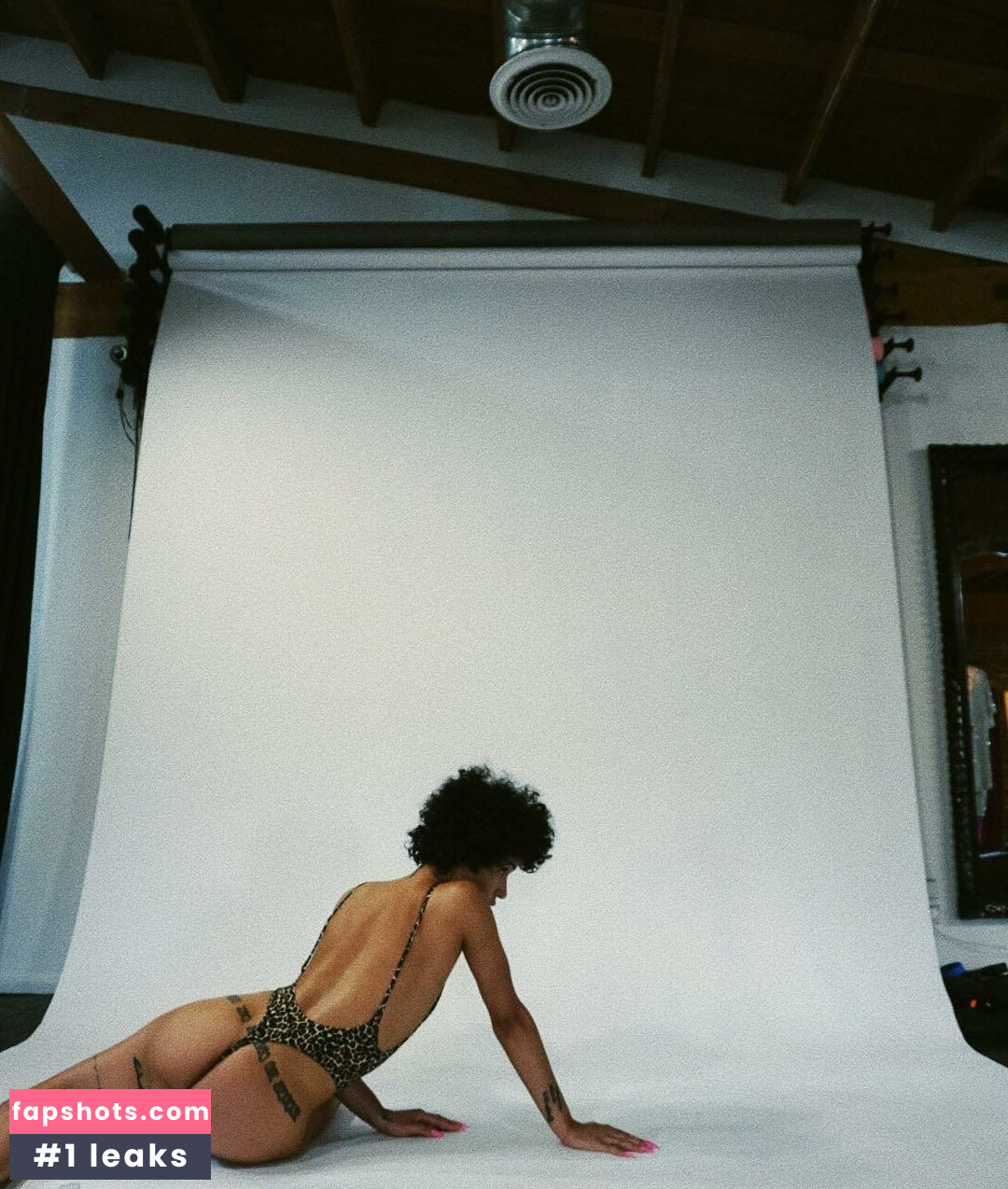 Tanaya Henry gallery photo #37