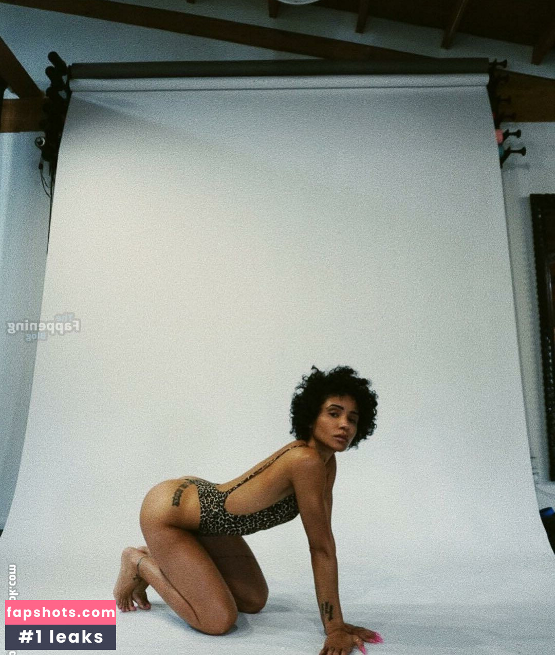 Tanaya Henry gallery photo #39