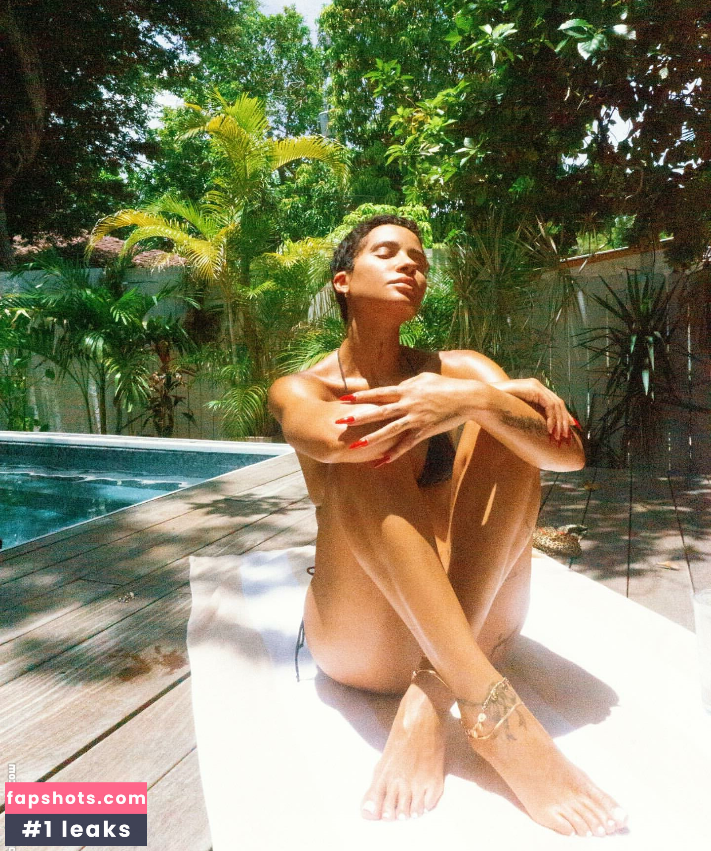 Tanaya Henry gallery photo #6