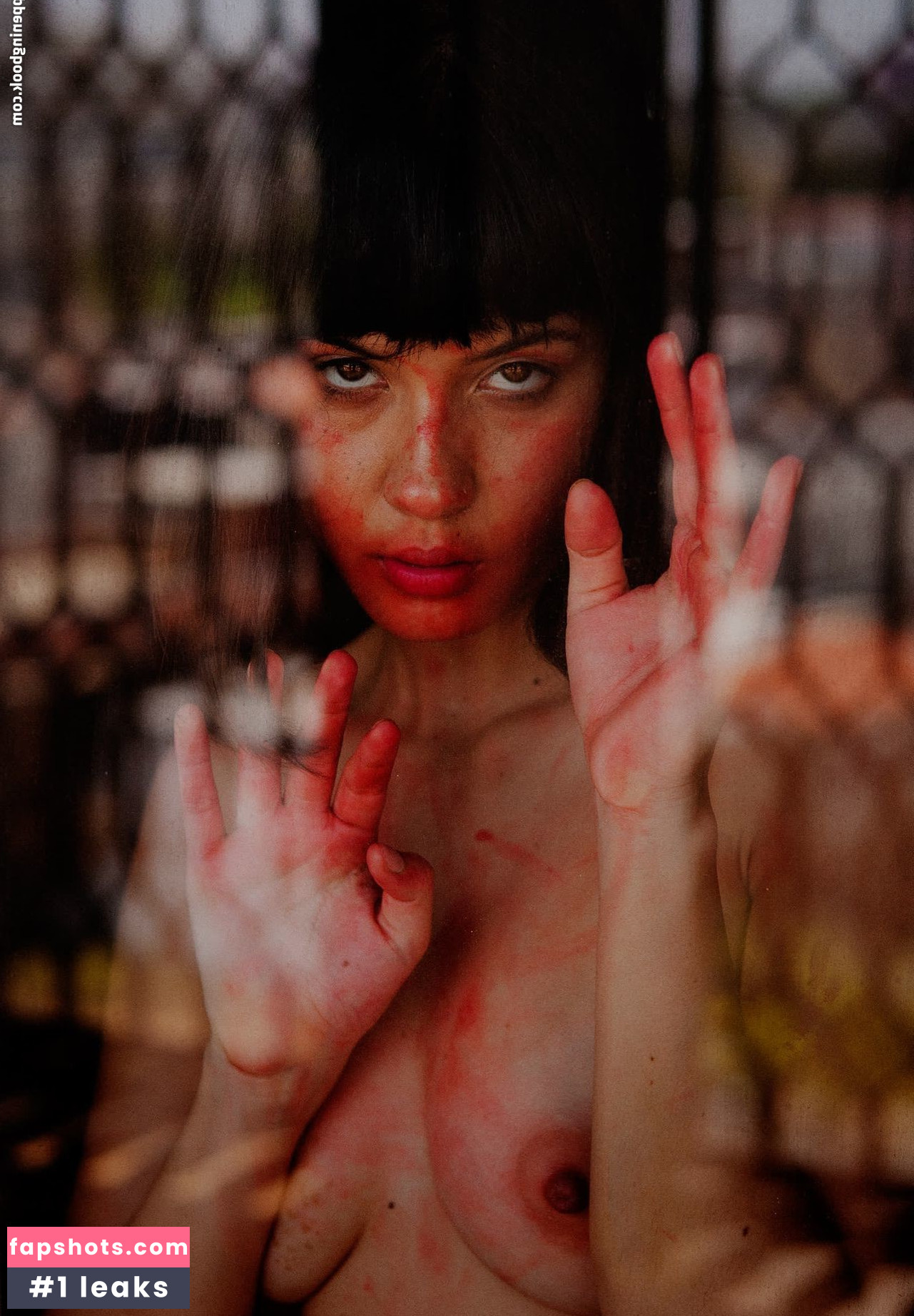 Tania Mafilito gallery photo #8