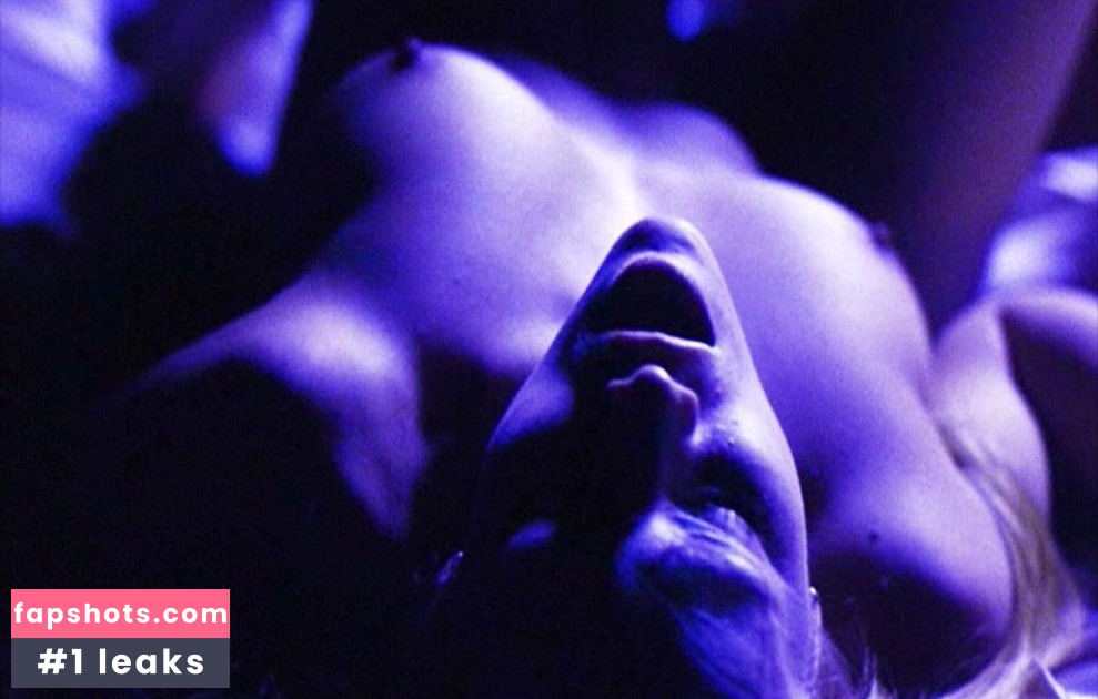 Tanja Reichert gallery photo #2