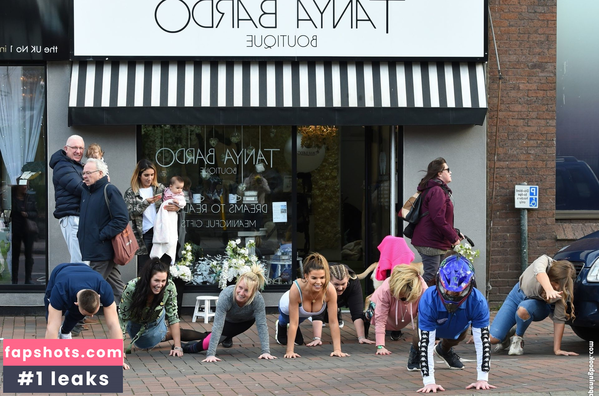 Tanya Bardsley gallery photo #143