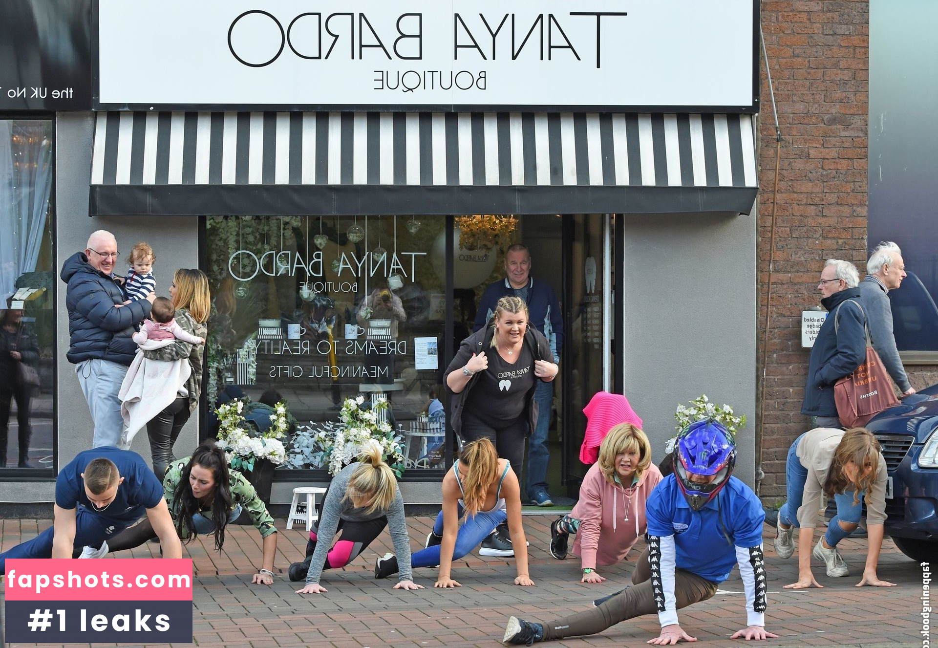 Tanya Bardsley gallery photo #147