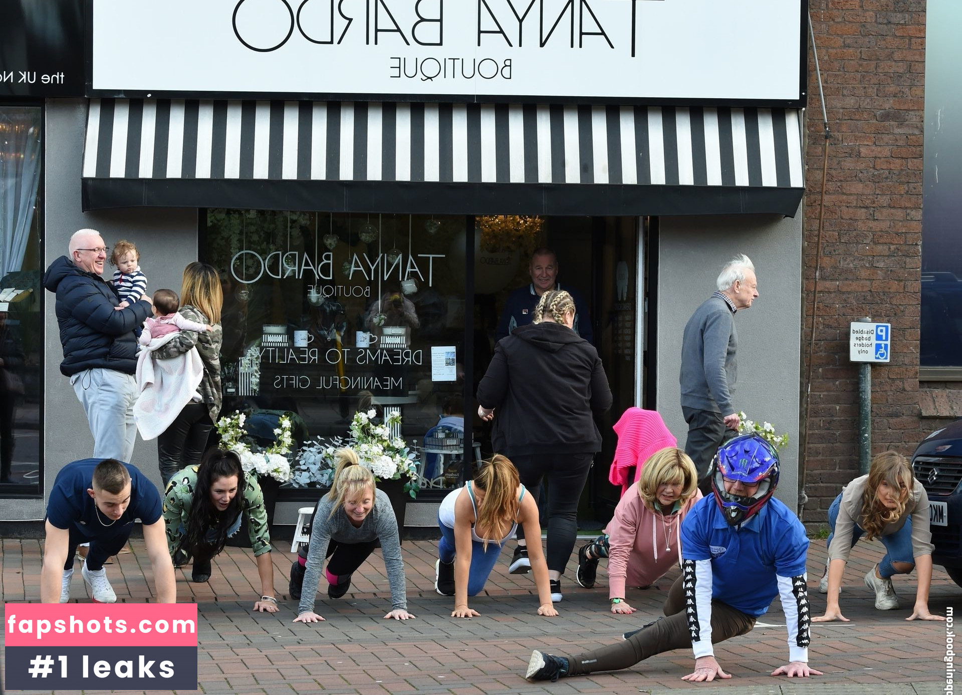 Tanya Bardsley gallery photo #148