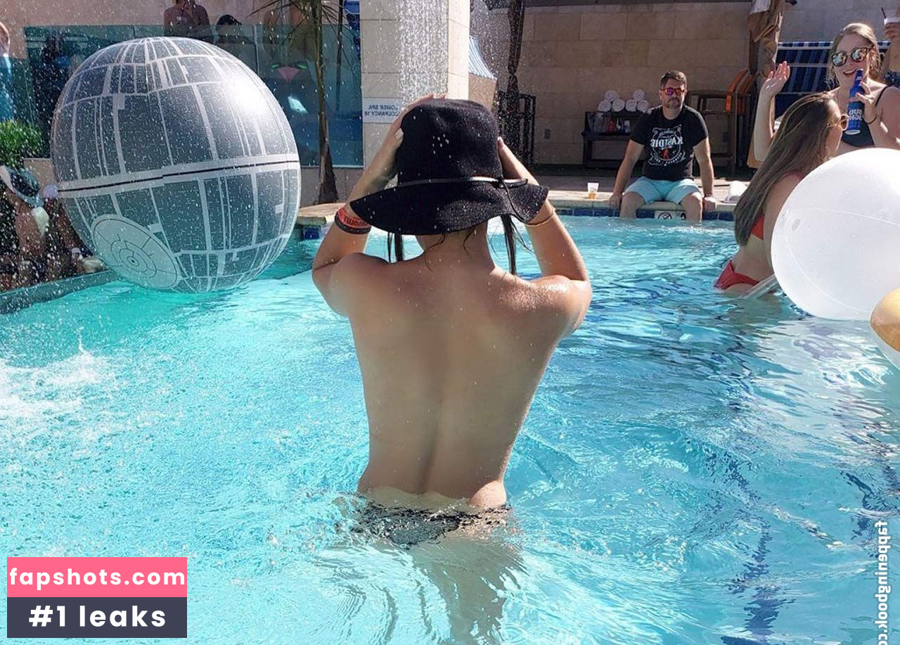 Tao Wickrath gallery photo #192