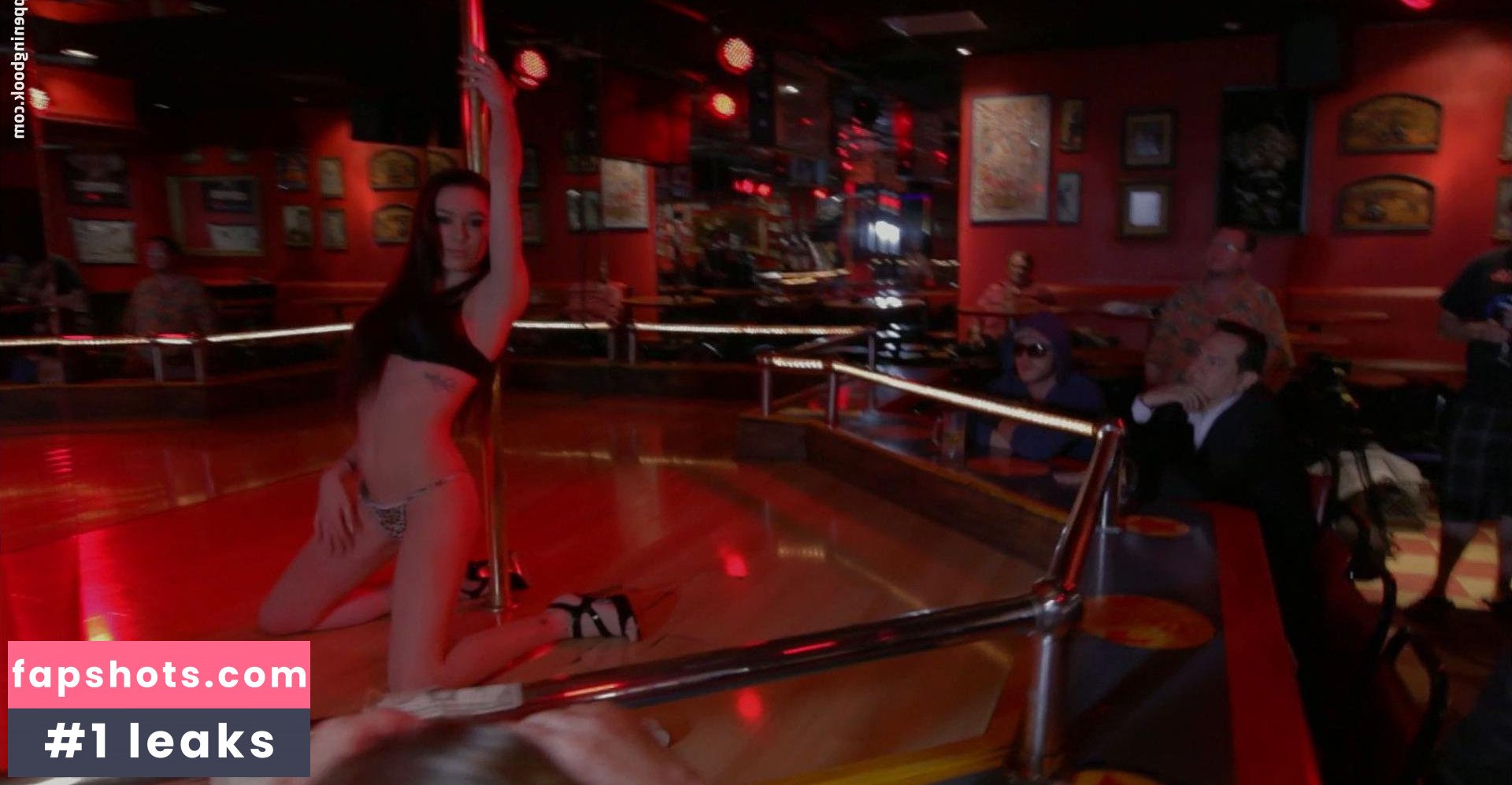 Tara Dezee gallery photo #3