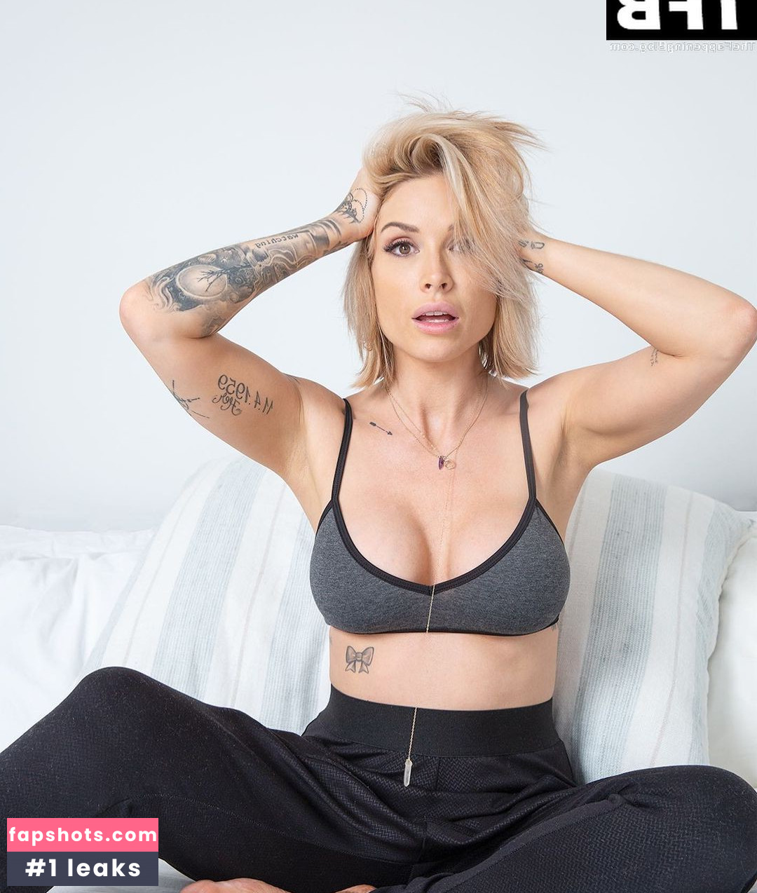 Tara Elizabeth Conner gallery photo #18