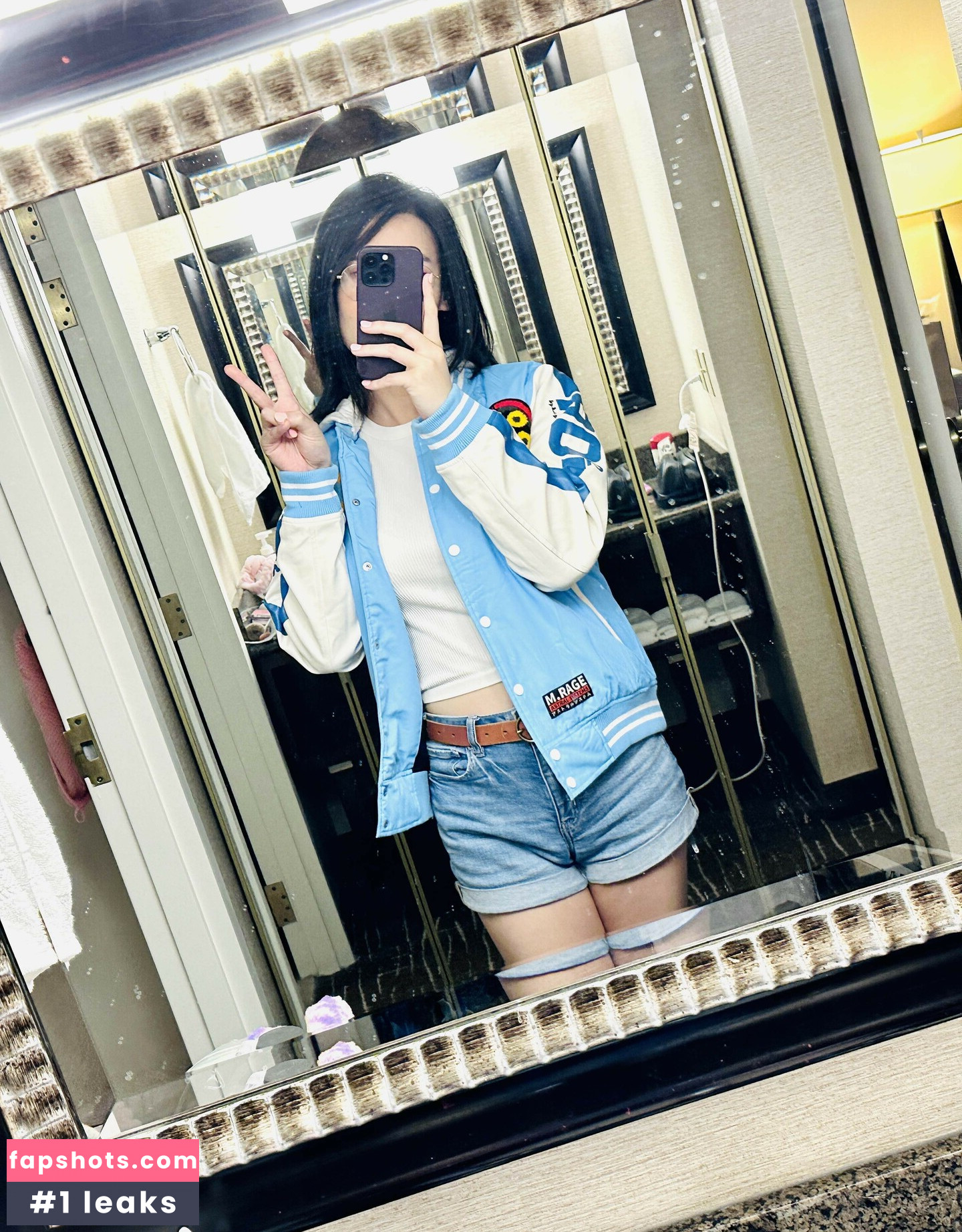 Tara Kaminarito gallery photo #5