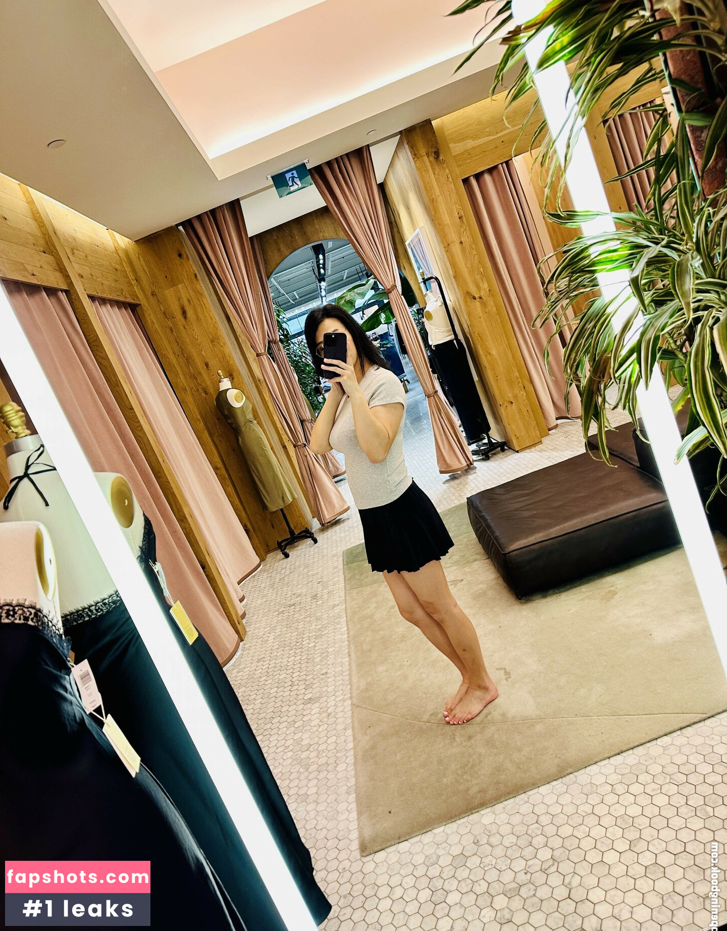 Tara Kaminarito gallery photo #8