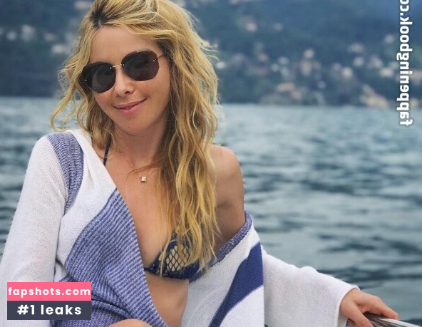 Tara Lipinski Nude Leaks OnlyFans Photos #12 - LeakJerk