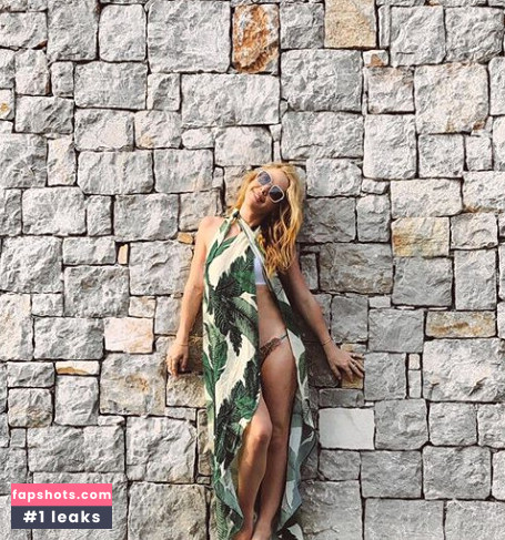 Tara Lipinski Nude Leaks OnlyFans Photos #19 - LeakJerk