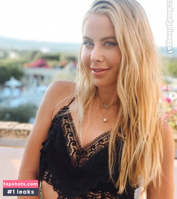 Tara Lipinski Nude Leaks OnlyFans Photos #4 - LeakJerk