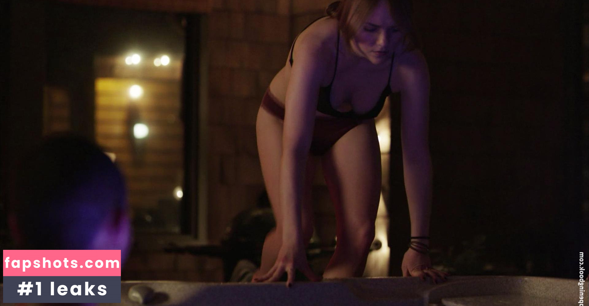 Tara Lynne Barr gallery photo #15