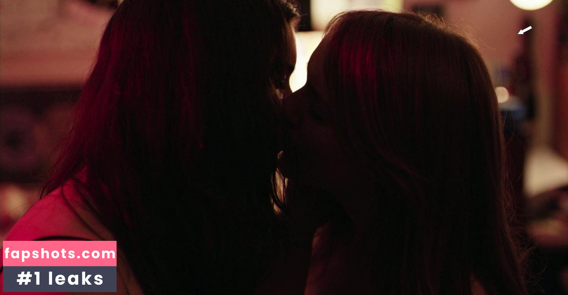 Tara Lynne Barr gallery photo #23