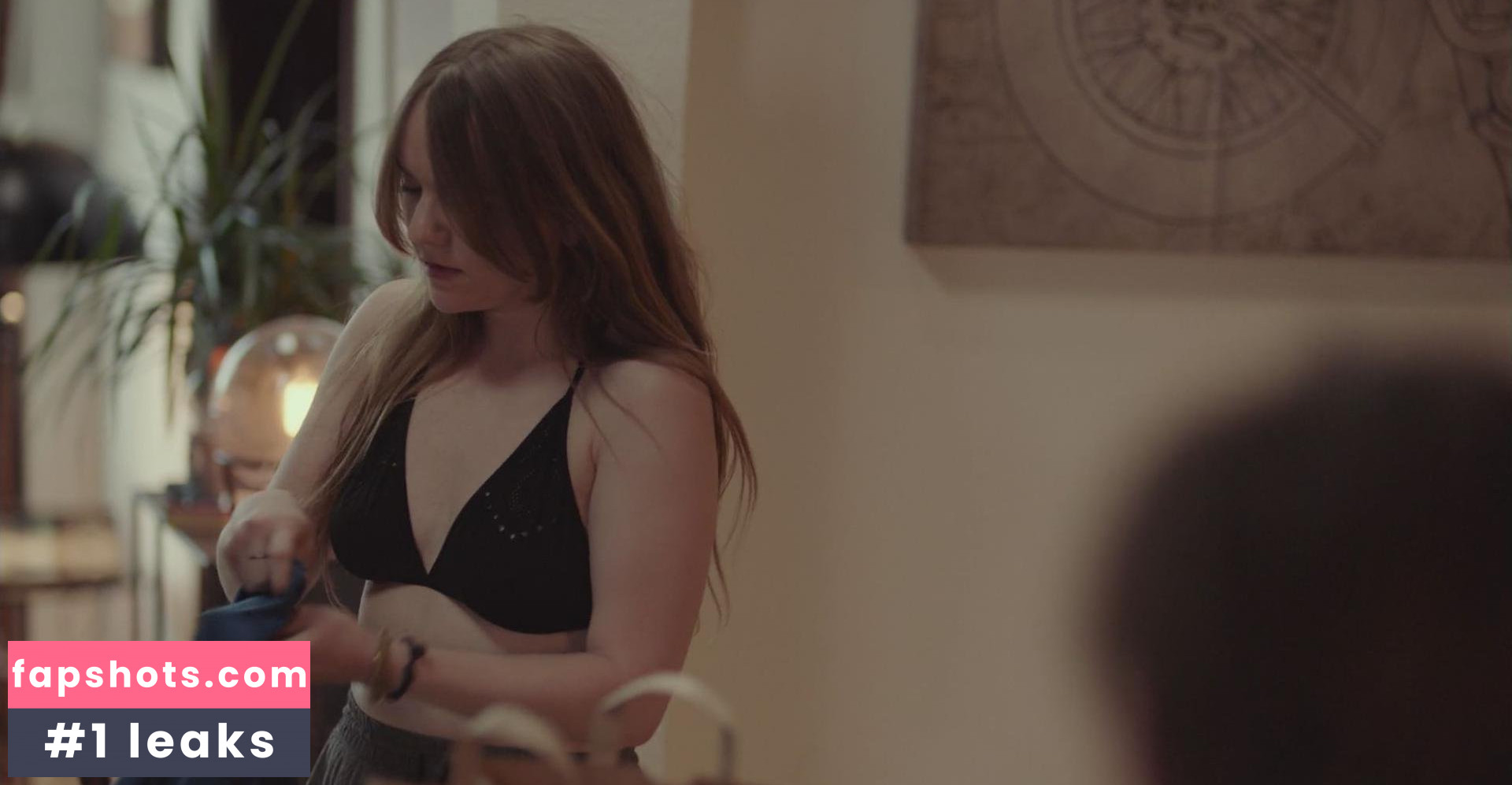 Tara Lynne Barr gallery photo #5