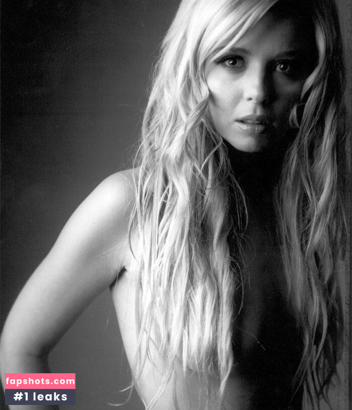 Tara Reid Nude Leaks OnlyFans Photos #38 - LeakJerk