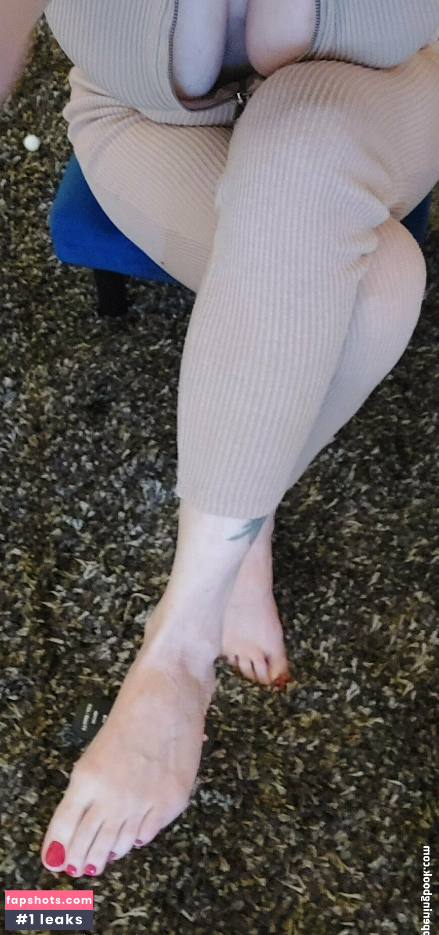 Tara Smith gallery photo #8