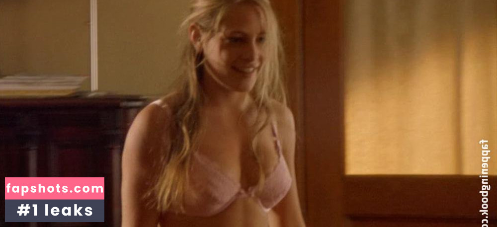 Tara Spencer-Nairn gallery photo #2