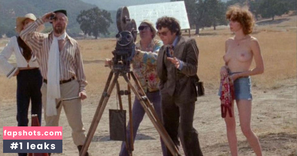 Tara Strohmeier gallery photo #25