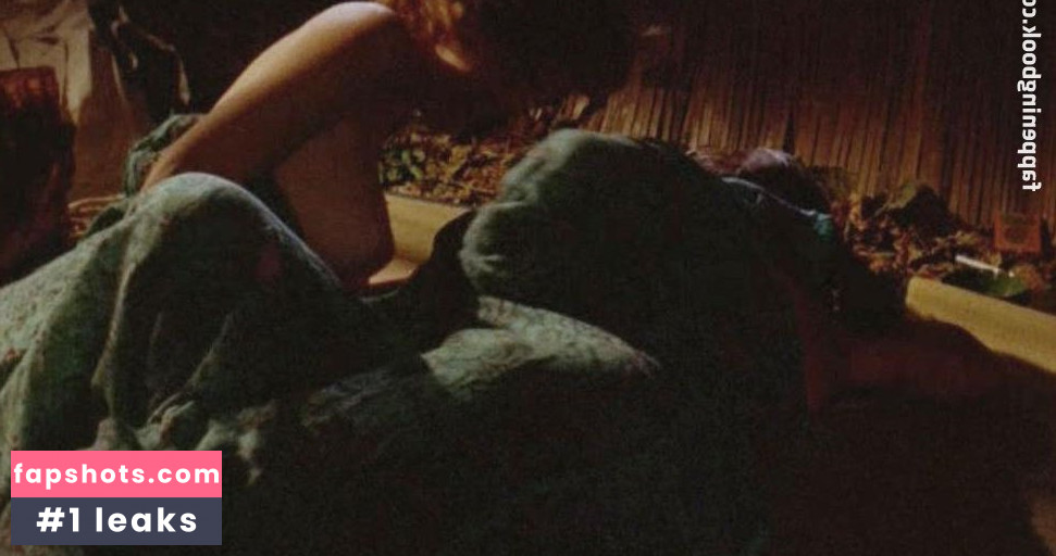 Tara Strohmeier gallery photo #29