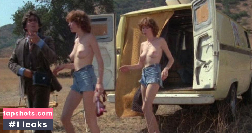 Tara Strohmeier gallery photo #30