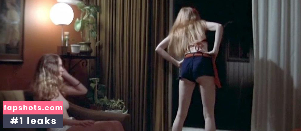 Tara Strohmeier gallery photo #32