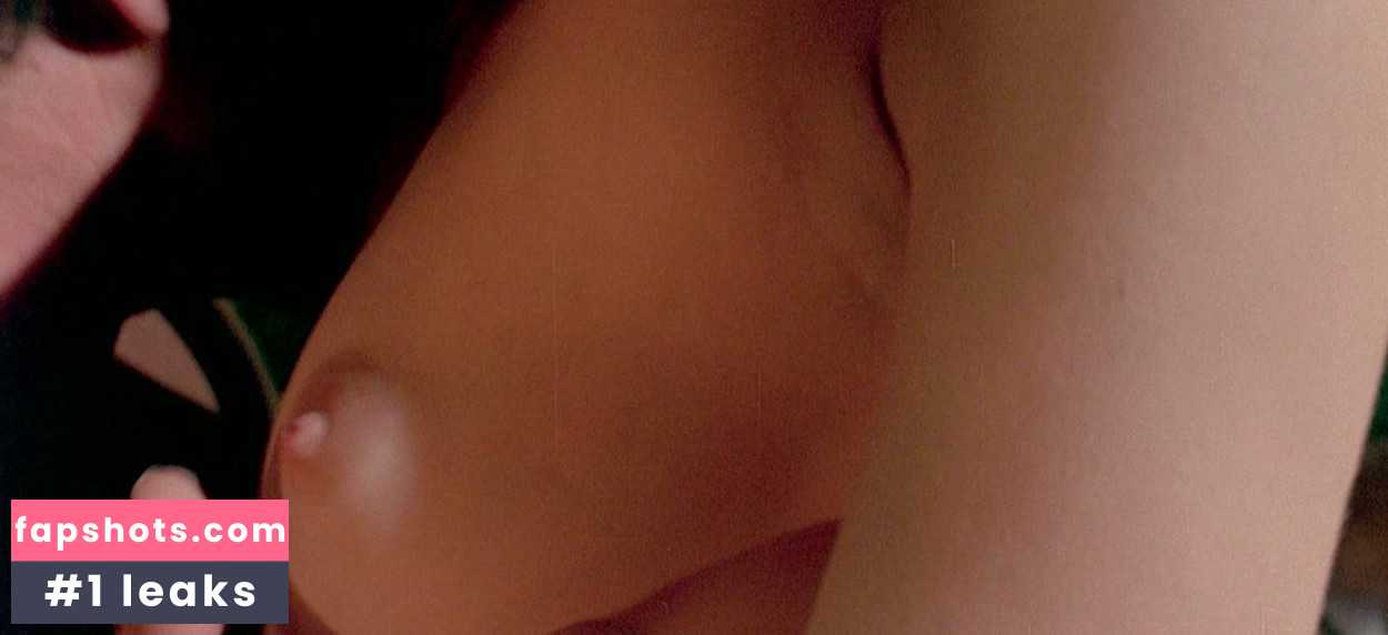 Tara Strohmeier gallery photo #8