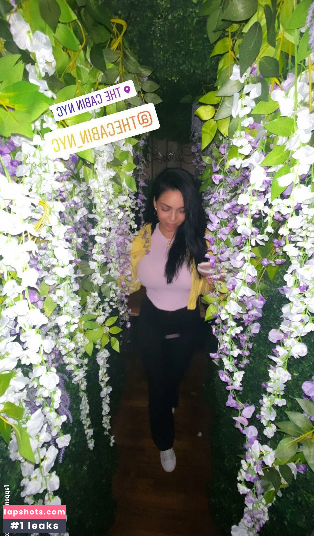 Tara Yazdi gallery photo #11