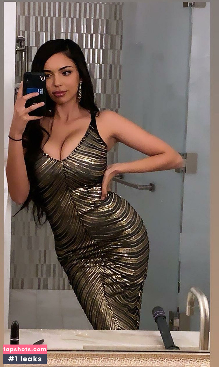 Tara Yazdi gallery photo #42