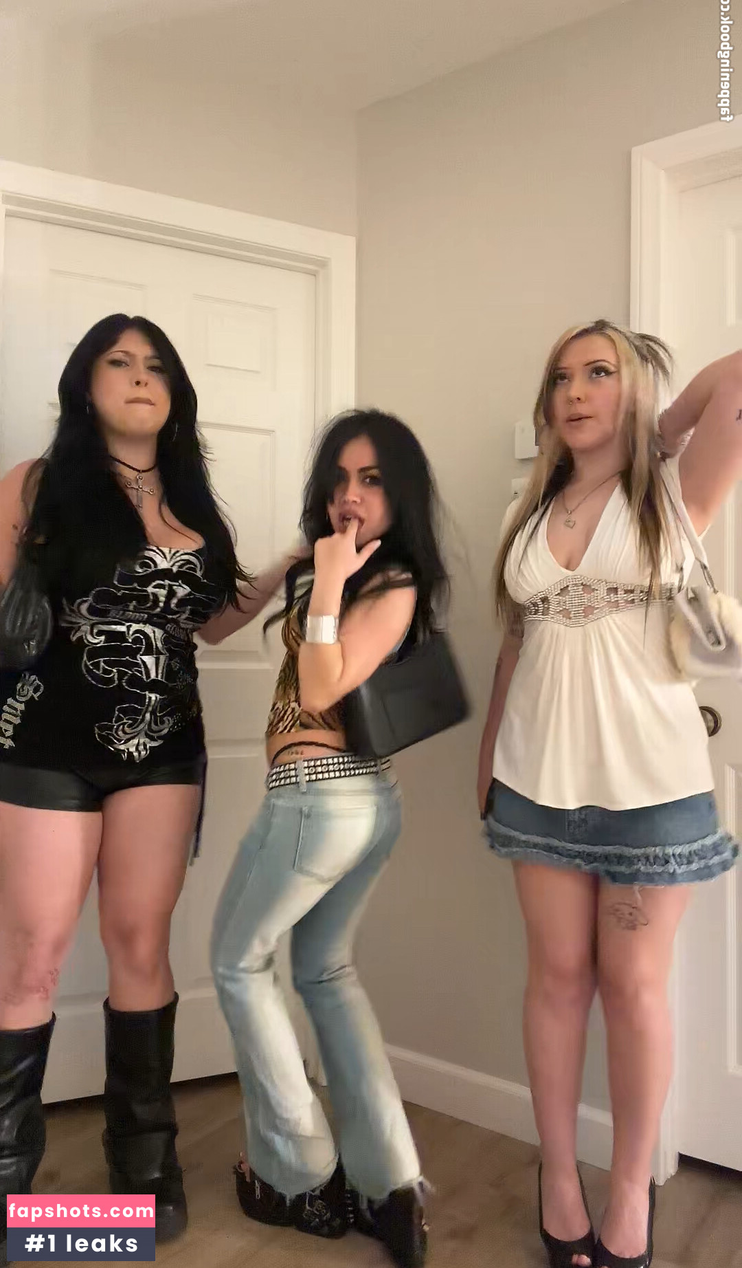 Tara Yummy gallery photo #26