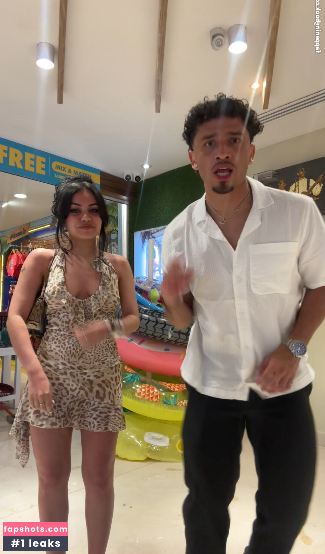 Tara Yummy gallery photo #40