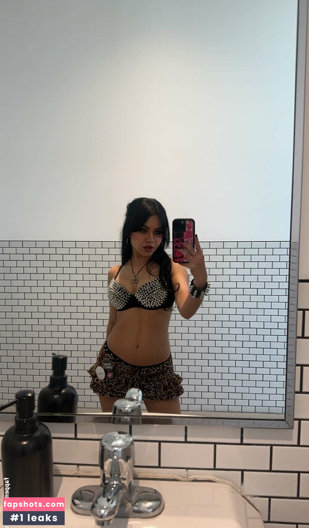 Tara Yummy gallery photo #66