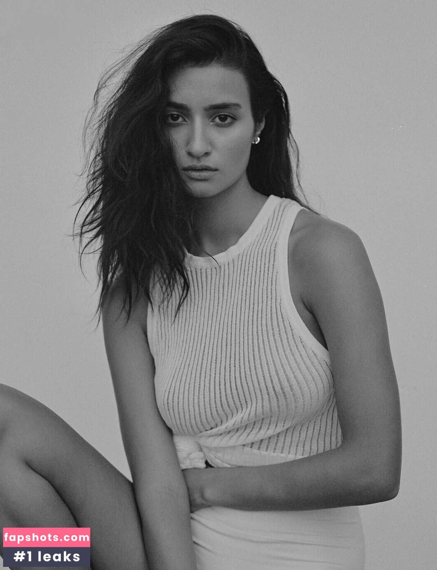 Tara Zoe Woltjes gallery photo #3