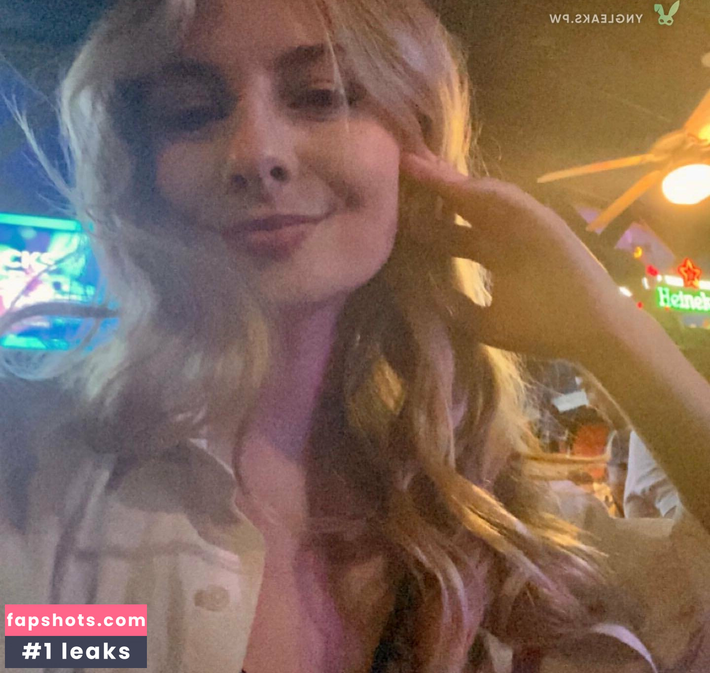 Tarah Kayne gallery photo #16