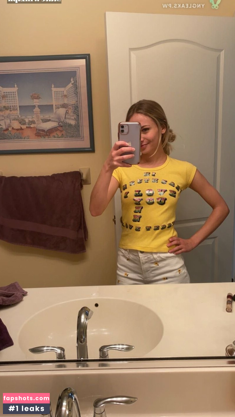 Tarah Kayne gallery photo #3