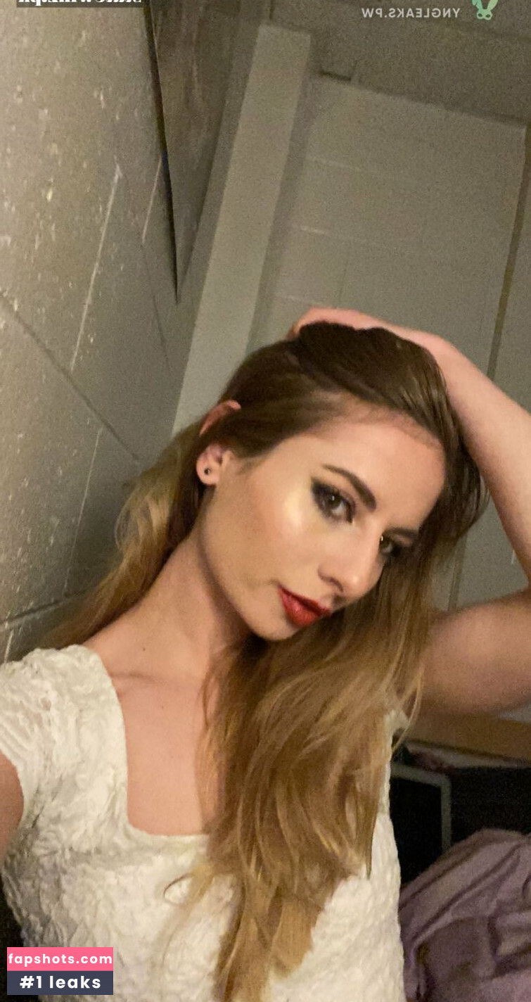 Tarah Kayne gallery photo #25