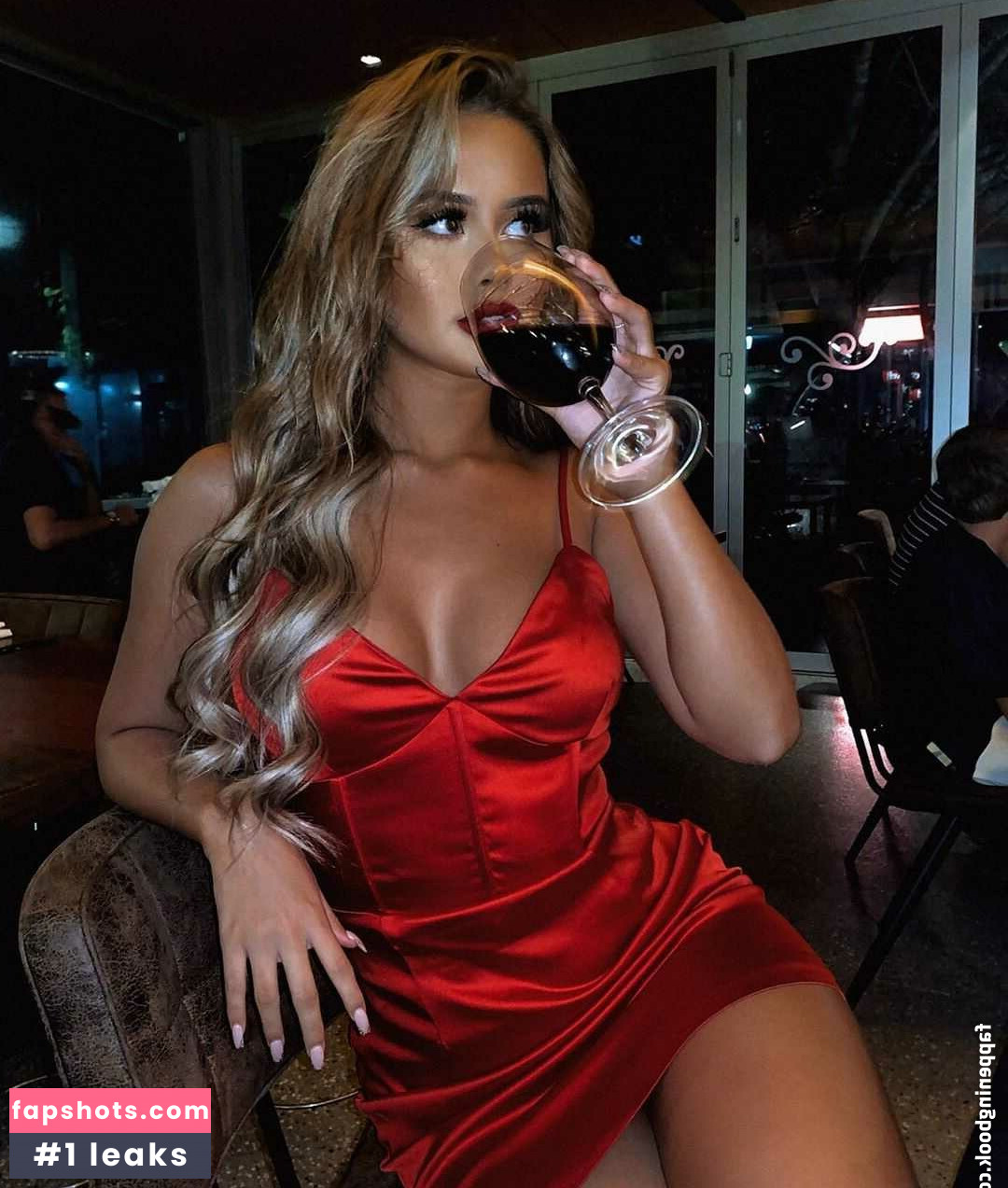 Tarsha Whitemore nude babe gallery