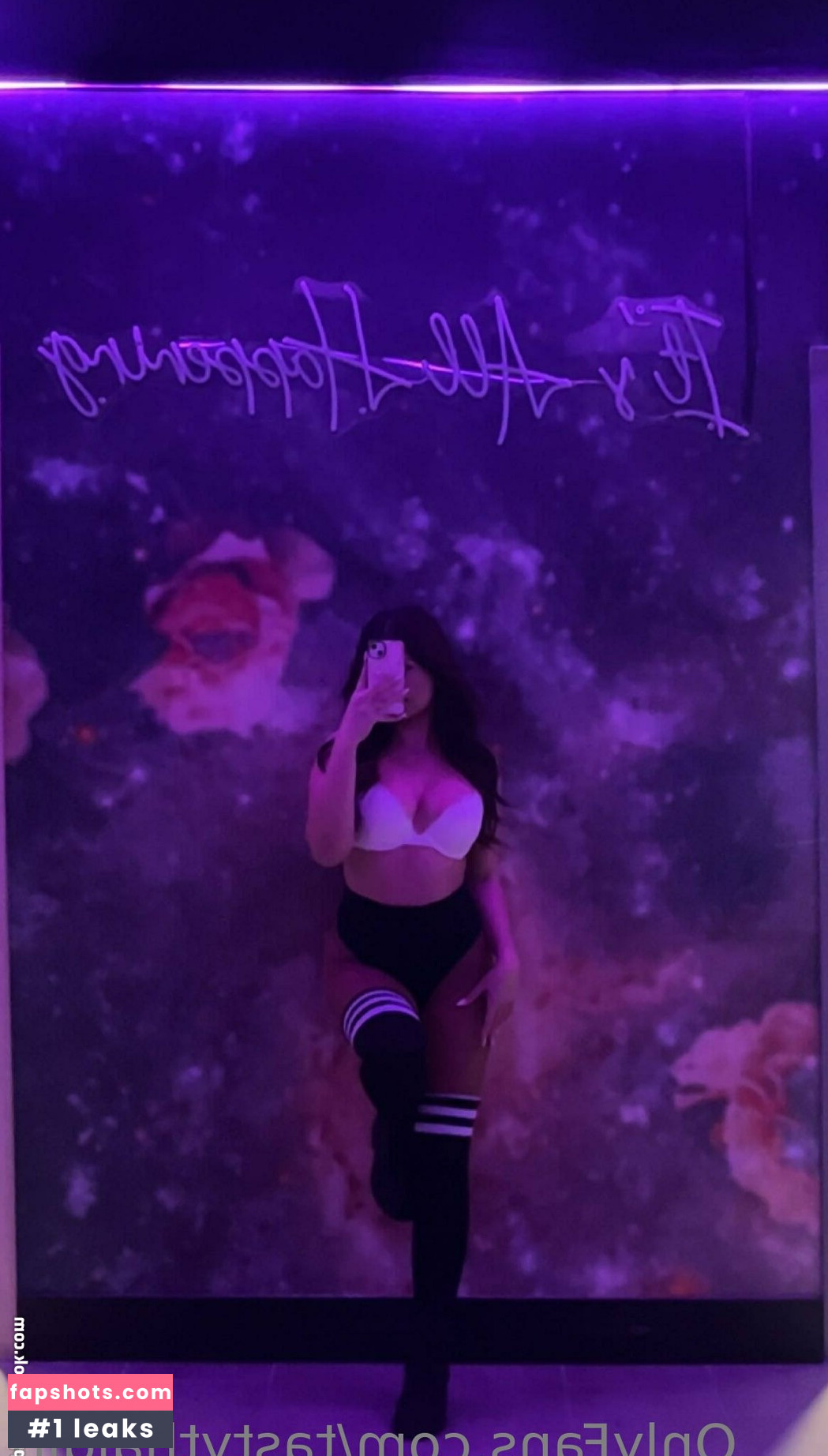 tastythaigirl nude babe gallery