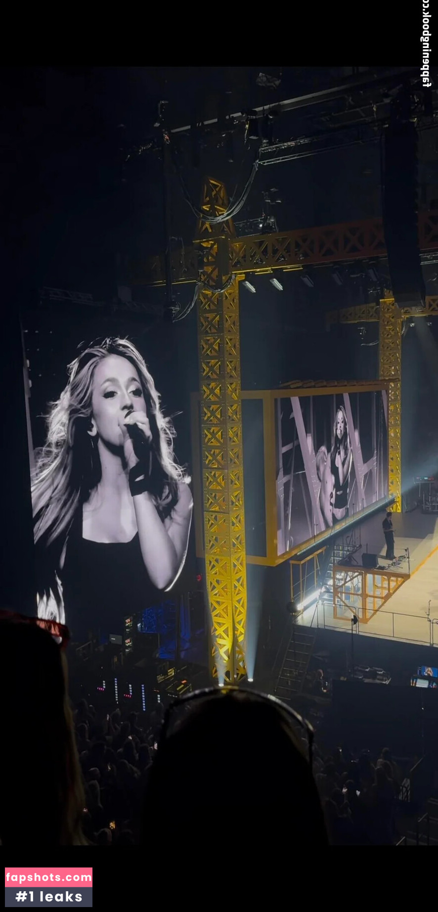 Tate McRae gallery photo #6