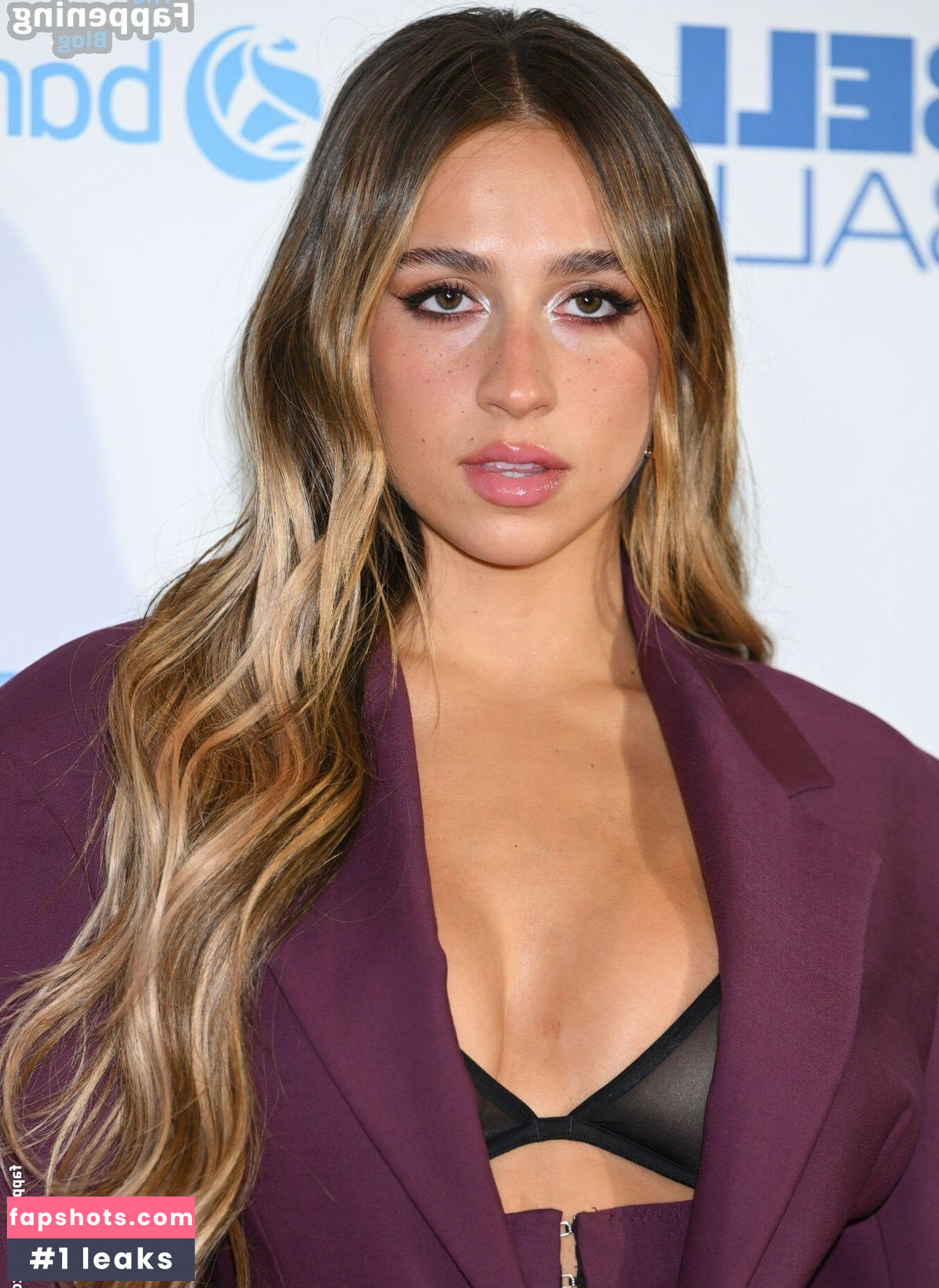 Tate McRae gallery photo #532