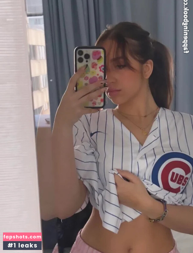 Tate McRae gallery photo #539